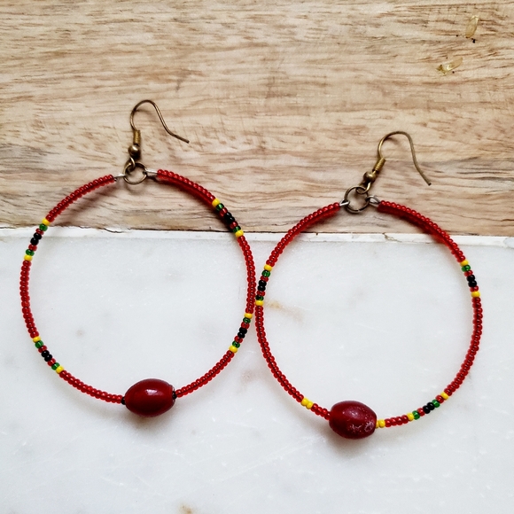 Beaded hoop earrings with Carribean colors - Picture 2 of 4